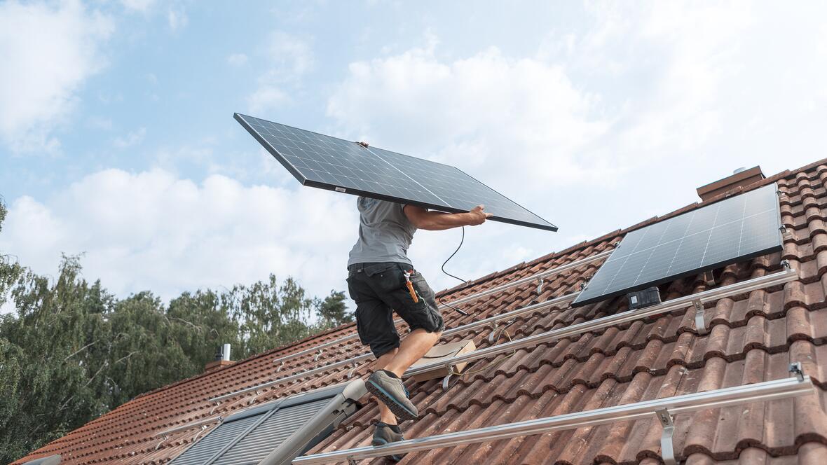 Installation von Solarmodulen